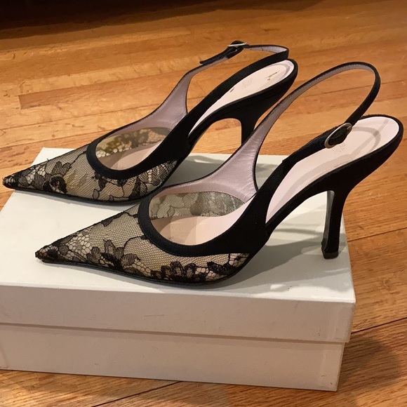 Vera Wang Shoes - Vera Wang black lace high heels stiletto shoes❤️